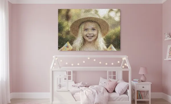 Mosaïque photo d'enfant en toile dans une chambre